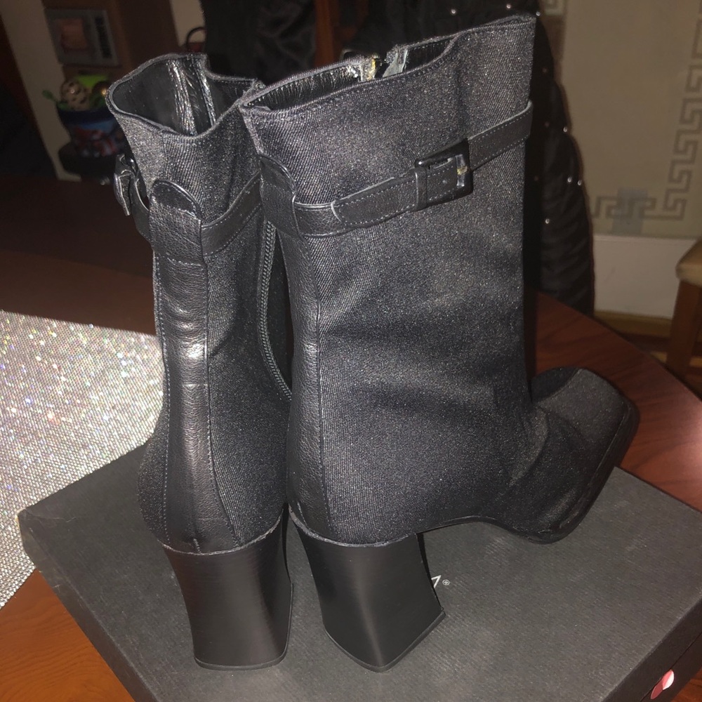 Trendy 👢 Booties - Picture 8 of 8
